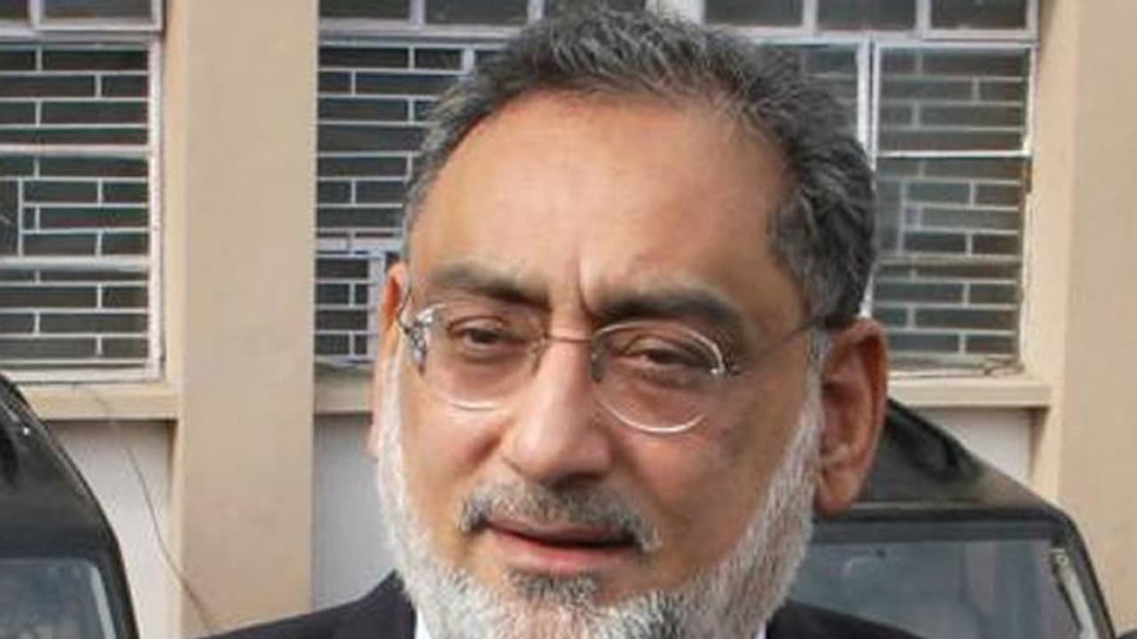 ಲಘು ಹೇಳಿಕೆಗೆ ತಲೆದಂಡ ತೆತ್ತ ವಿತ್ತ ಸಚಿವ ಲಘು ಹೇಳಿಕೆಗೆ ತಲೆದಂಡ ತೆತ್ತ ವಿತ್ತ ಸಚಿವ