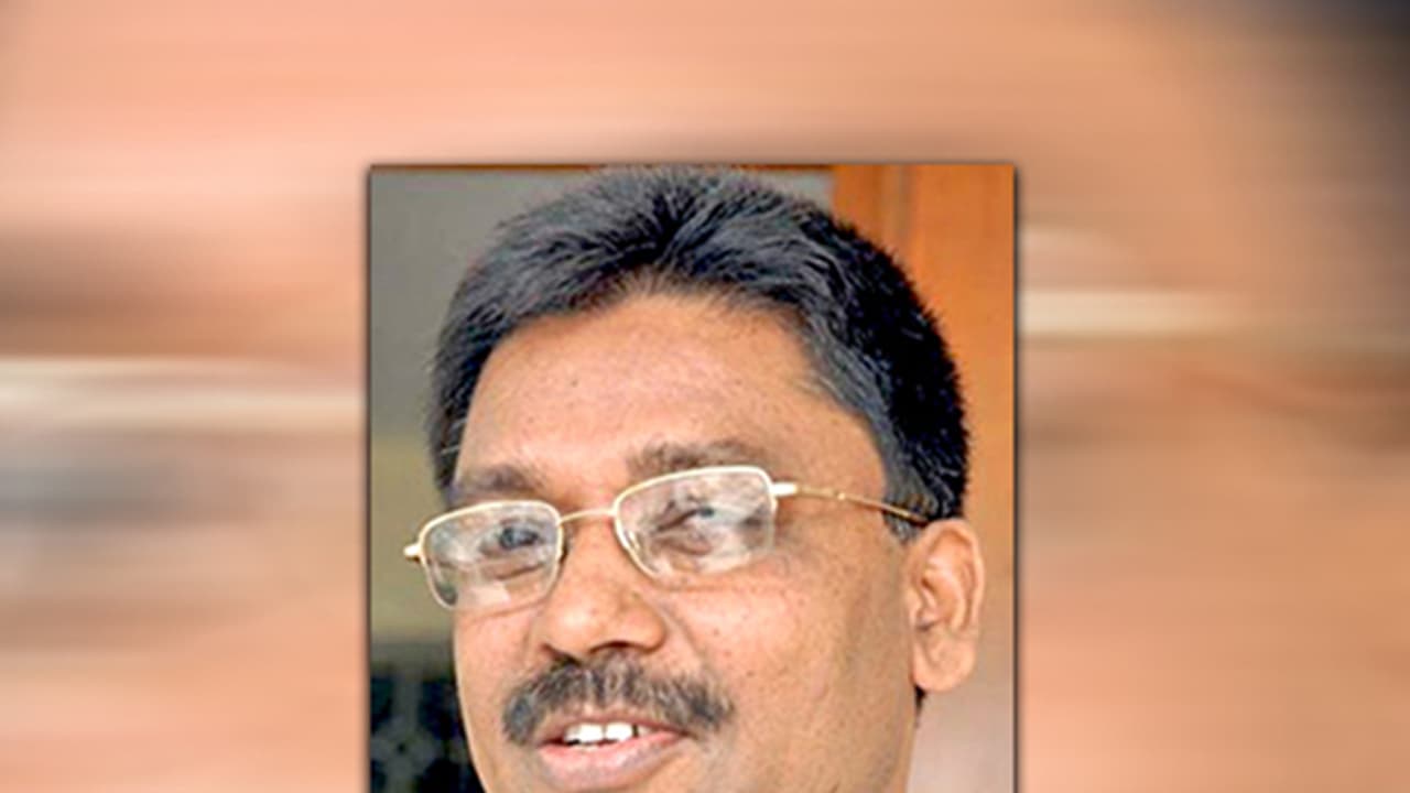 ಬಳ್ಳಾರಿ ಕಾಂಗ್ರೆಸ್ ಅಭ್ಯರ್ಥಿ ಉಗ್ರಪ್ಪ ಚರಾಸ್ತಿ ಮುಟ್ಟುಗೋಲಿಗೆ ಕೋರ್ಟ್ ಆದೇಶ! ಬಳ್ಳಾರಿ ಕಾಂಗ್ರೆಸ್ ಅಭ್ಯರ್ಥಿ ಉಗ್ರಪ್ಪ ಚರಾಸ್ತಿ ಮುಟ್ಟುಗೋಲಿಗೆ ಕೋರ್ಟ್ ಆದೇಶ!