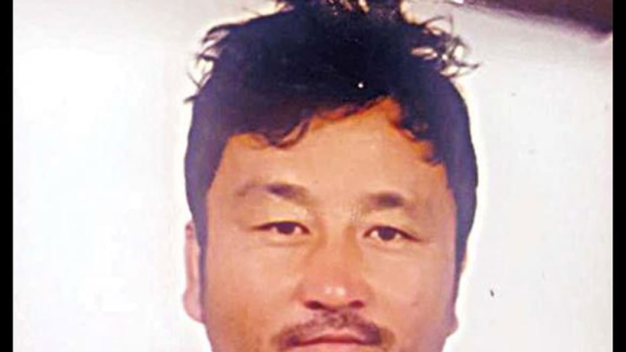 150 രൂപയ്ക്ക് വേണ്ടി ഹോട്ടല് ജീവനക്കാരനെ കുത്തിക്കൊന്ന പ്രതികള് പിടിയില് 150 രൂപയ്ക്ക് വേണ്ടി ഹോട്ടല് ജീവനക്കാരനെ കുത്തിക്കൊന്ന പ്രതികള് പിടിയില്