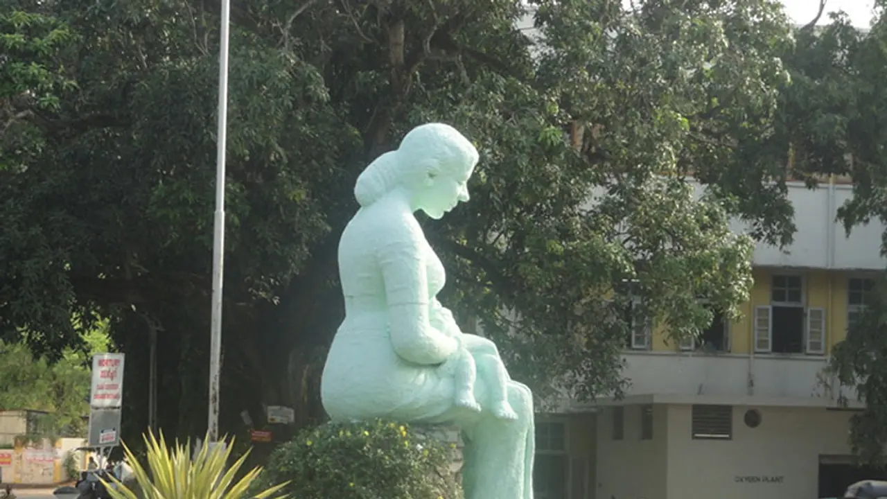 Find out why people now pray before this statue Find out why people now pray before this statue