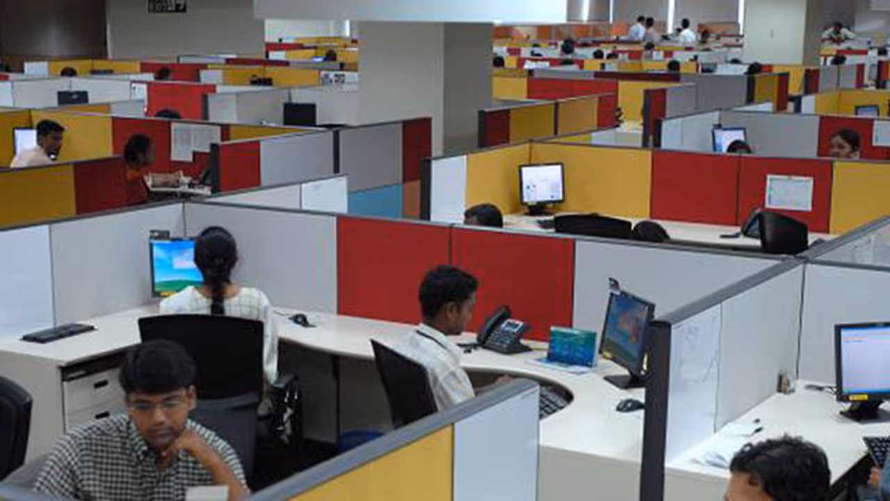 ದಿನಕ್ಕೆ 14 ಗಂಟೆ ಕೆಲಸ: ರಾಜ್ಯ ಸರ್ಕಾರ ಜಾರಿಗೆ ತರಲು ಚಿಂತಿಸಿದ ಹೊಸ ಬಿಲ್‌ಗೆ ಟೆಕ್ಕಿಗಳ ತೀವ್ರ ವಿರೋಧ