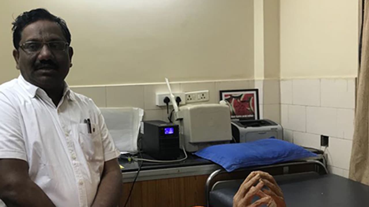 ಕರ್ನೂಲ್ ಬಳಿ ಪೇಜಾವರ ಶ್ರೀಗಳಿಗೆ ಉಳುಕಿದ ಬೆನ್ನು : 15 ದಿನ ವಿಶ್ರಾಂತಿಗೆ ವೈದ್ಯರ ಸಲಹೆ ಕರ್ನೂಲ್ ಬಳಿ ಪೇಜಾವರ ಶ್ರೀಗಳಿಗೆ ಉಳುಕಿದ ಬೆನ್ನು : 15 ದಿನ ವಿಶ್ರಾಂತಿಗೆ ವೈದ್ಯರ ಸಲಹೆ