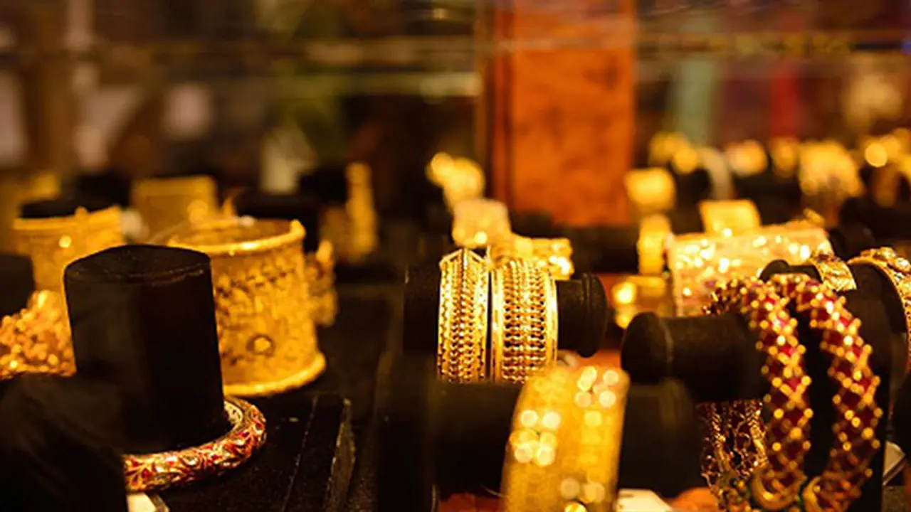 ఎల్లుండే అక్షయ తృతీయ... తగ్గిన బంగారం ధర