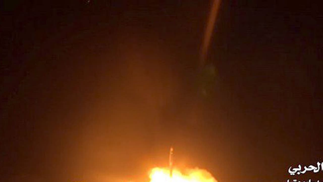 സൗദിയിലെ ജനവാസ കേന്ദ്രങ്ങളെ ലക്ഷ്യമിട്ട് മിസൈല് ആക്രമണം; പ്രതിരോധിച്ച് സൈന്യം സൗദിയിലെ ജനവാസ കേന്ദ്രങ്ങളെ ലക്ഷ്യമിട്ട് മിസൈല് ആക്രമണം; പ്രതിരോധിച്ച് സൈന്യം