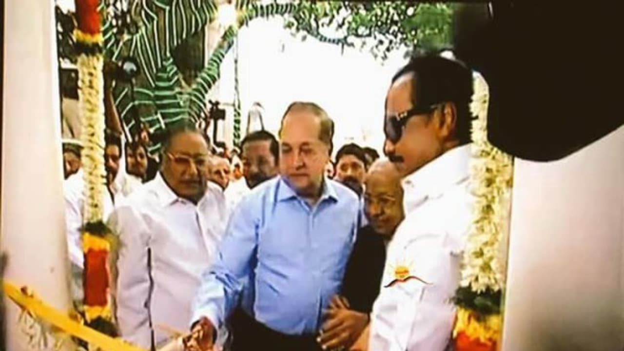 தொடங்கியது முரசொலி பவளவிழா… காட்சி அரங்கத்தை திறந்து வைத்தார் இந்து என்.ராம்…. தொடங்கியது முரசொலி பவளவிழா… காட்சி அரங்கத்தை திறந்து வைத்தார் இந்து என்.ராம்….