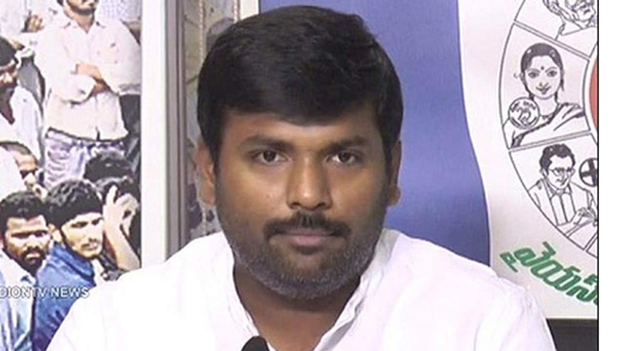 బచ్చా అంటూ వ్యాఖ్యలు.. పవన్కు రాయాల్సిన లేఖ నాకు పంపినట్లున్నారు : హరిరామజోగయ్యకు గుడివాడ కౌంటర్ బచ్చా అంటూ వ్యాఖ్యలు.. పవన్కు రాయాల్సిన లేఖ నాకు పంపినట్లున్నారు : హరిరామజోగయ్యకు గుడివాడ కౌంటర్