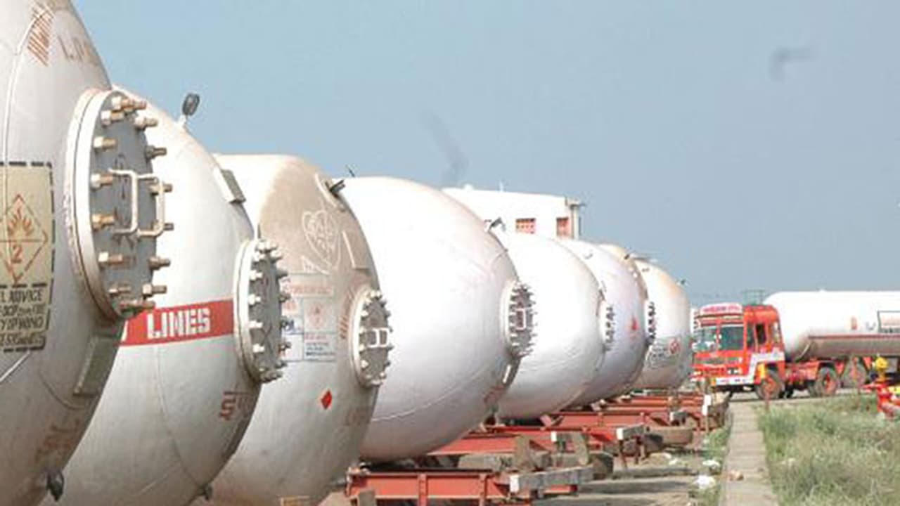 ഇരുമ്പനം ഐഒസി ടാങ്കര് തൊഴിലാളികളുടെ സമരം പിന്വലിച്ചു ഇരുമ്പനം ഐഒസി ടാങ്കര് തൊഴിലാളികളുടെ സമരം പിന്വലിച്ചു