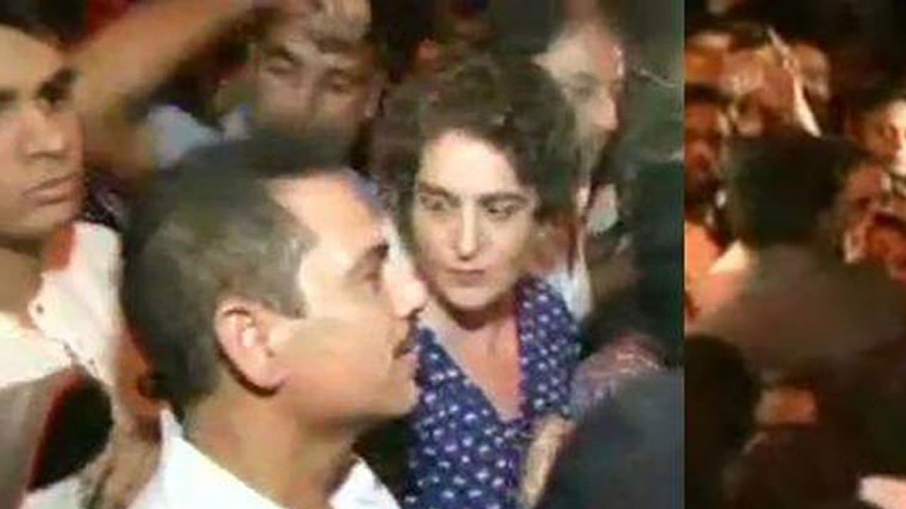 ഉന്നാവോ, കത്വ ബലാത്സംഗ സംഭവം; ദില്ലിയില് പാതിര പ്രതിഷേധം ഉന്നാവോ, കത്വ ബലാത്സംഗ സംഭവം; ദില്ലിയില് പാതിര പ്രതിഷേധം