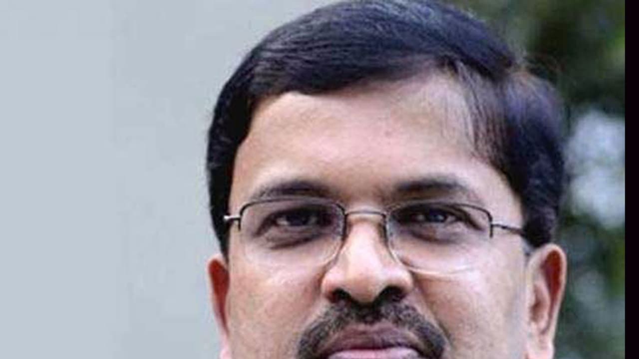 కేసీఆర్ పై మాజీ జేడీ లక్ష్మీనారాయణ పొగడ్తల వర్షం