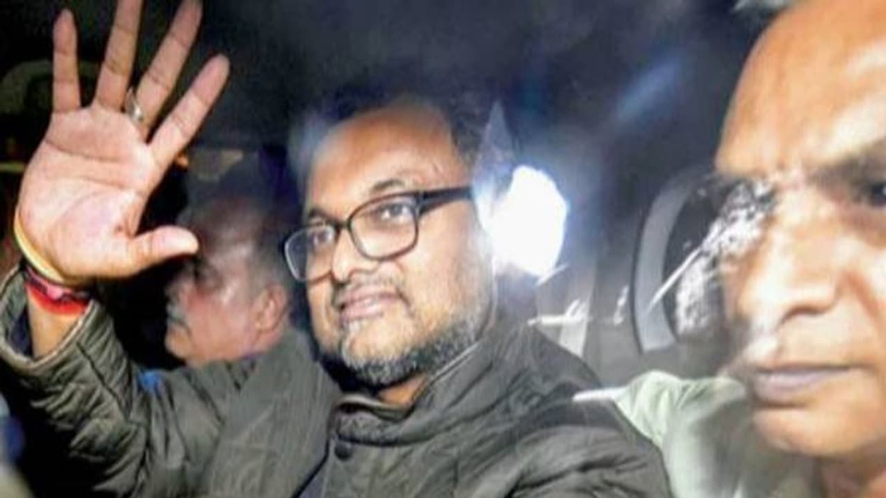 வாய் திறக்கலைன்னா பராவா இல்லை...! கெத்து காட்டும் சிபிஐ...! அதிர்ந்து போகும் கார்த்திக் சிதம்பரம்..! வாய் திறக்கலைன்னா பராவா இல்லை...! கெத்து காட்டும் சிபிஐ...! அதிர்ந்து போகும் கார்த்திக் சிதம்பரம்..!