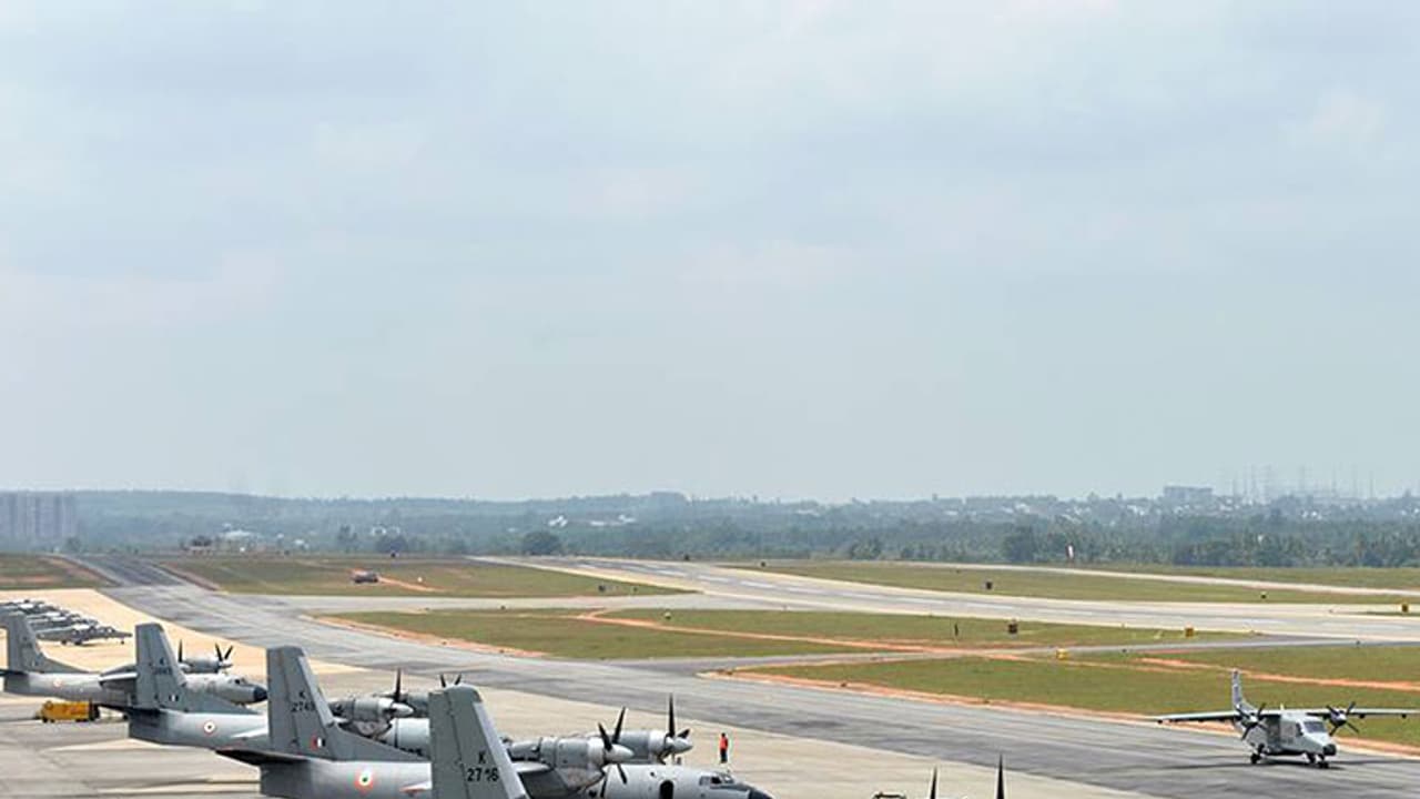 ಬೆಂಗಳೂರಿನಲ್ಲಿ ಇಳಿದ ರಷ್ಯಾ ವಿಮಾನ ಬೆಂಗಳೂರಿನಲ್ಲಿ ಇಳಿದ ರಷ್ಯಾ ವಿಮಾನ