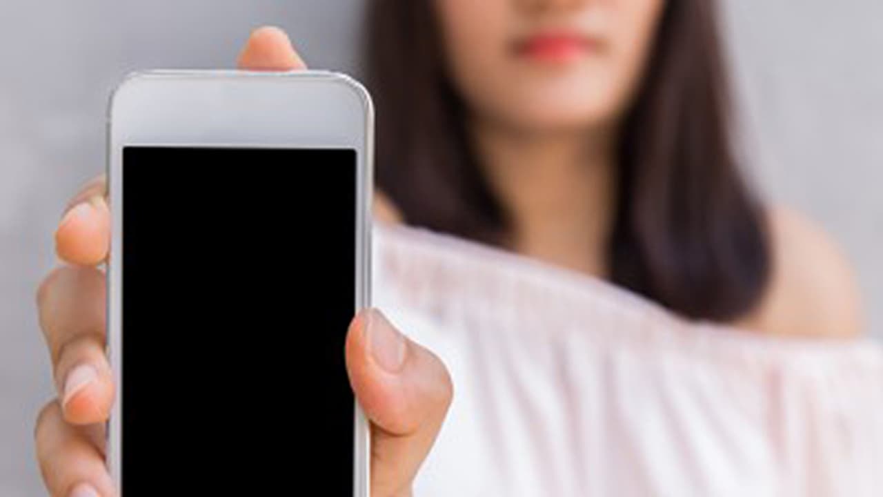 ಮೊಬೈಲ್ ಫೋನ್ ನೀರಿಗೆ ಬಿತ್ತೇ? ಆಗ ಏನ್ ಮಾಡ್ಬೇಕು, ಏನ್ ಮಾಡ್ಬಾರ್ದು?