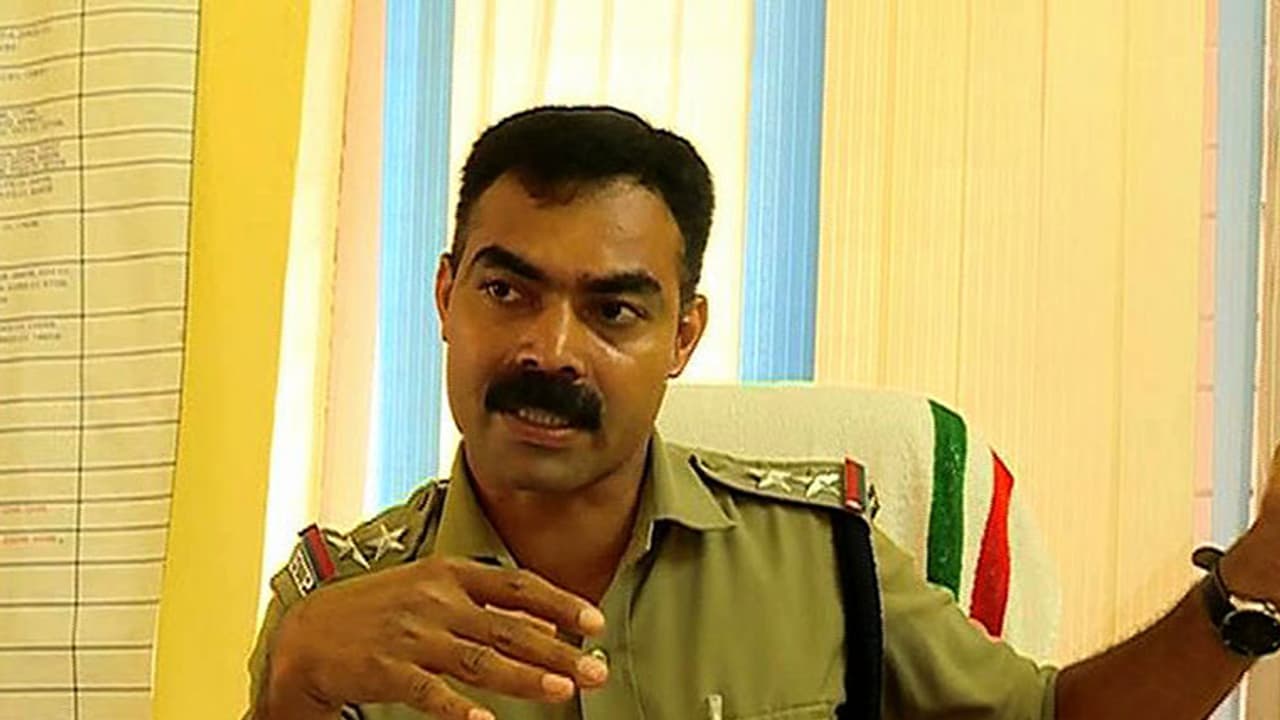 വാഹനപരിശോധനക്കിടെ എസ് ഐയെ തട്ടിക്കൊണ്ടുപോകാൻ ശ്രമം