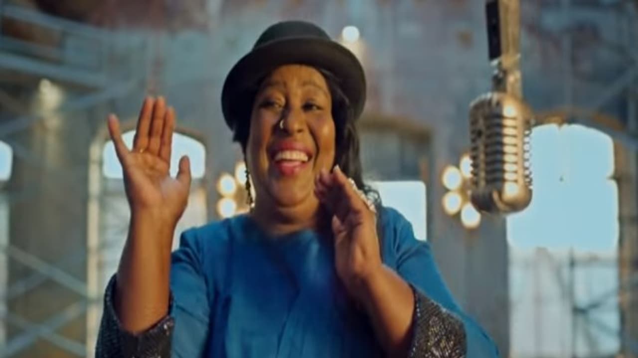 மாடர்ன் ட்ரெஸ்ஸில் 'கூவ... கூவ' வில் கலக்கிய பாடகி சின்னபொண்ணு..! மாடர்ன் ட்ரெஸ்ஸில் 'கூவ... கூவ' வில் கலக்கிய பாடகி சின்னபொண்ணு..!