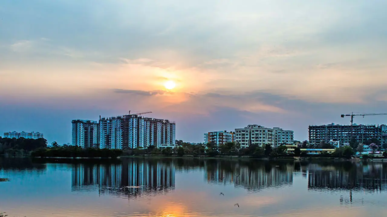 Want a home facing lakeview? Be ready to pay more Want a home facing lakeview? Be ready to pay more