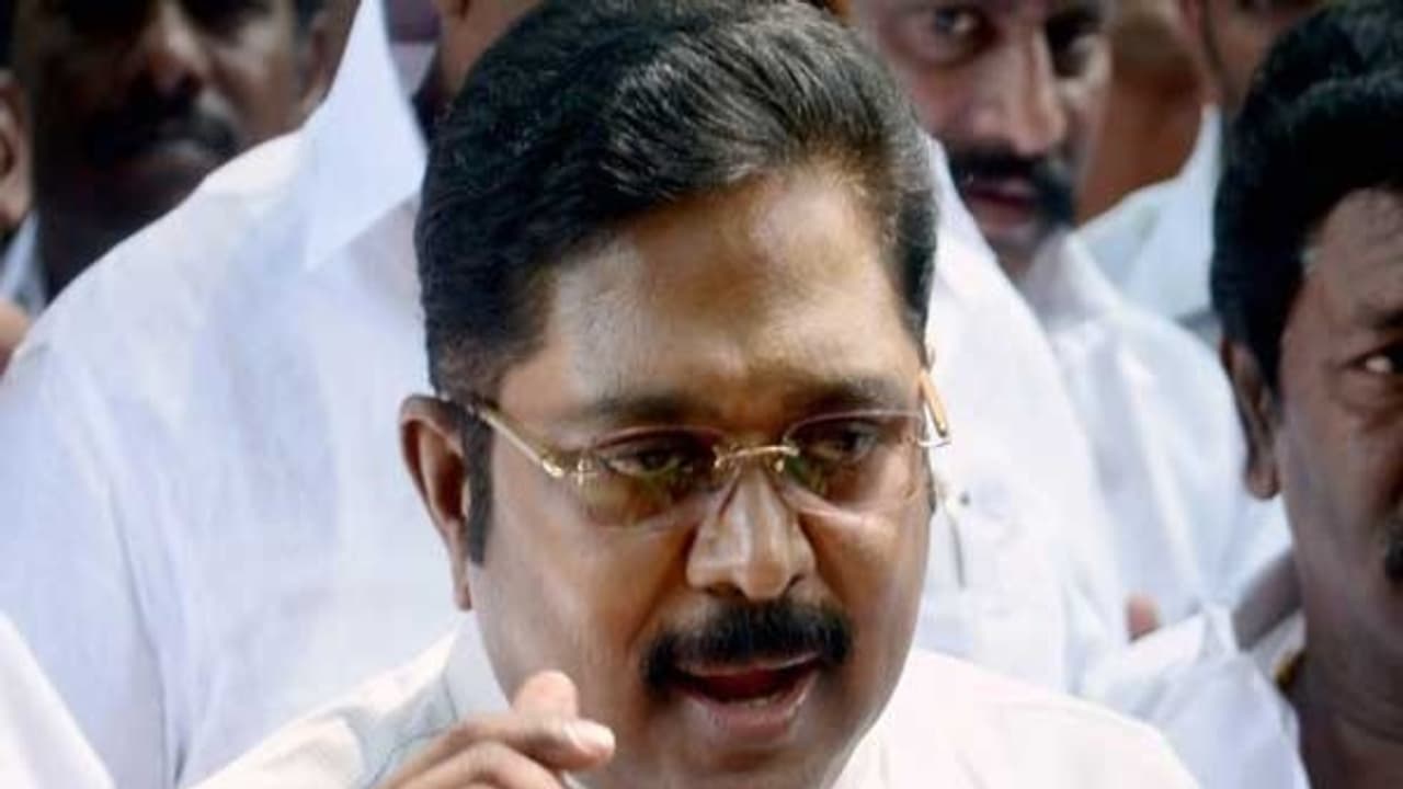 ஆட்டத்தை தொடங்கிய டி.டி.வி. தினகரன்! அதிமுக தொடக்க விழாவுக்கு சசி கொடுத்த டிப்ஸ்... ஆட்டத்தை தொடங்கிய டி.டி.வி. தினகரன்! அதிமுக தொடக்க விழாவுக்கு சசி கொடுத்த டிப்ஸ்...