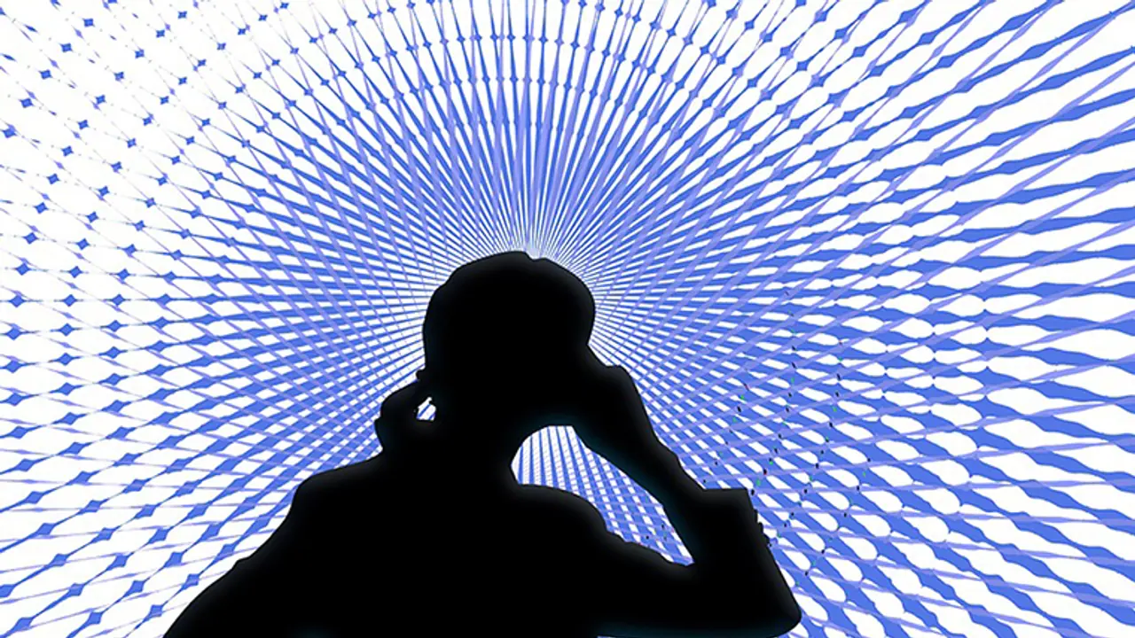 ಹೆಣ್ಣಿನ ಮಧುರ ಧ್ವನಿಗೆ ಮರುಳಾದ್ರೆ ನಿಮಗೂ ಇದೇ ಗತಿ..! ಹೆಣ್ಣಿನ ಮಧುರ ಧ್ವನಿಗೆ ಮರುಳಾದ್ರೆ ನಿಮಗೂ ಇದೇ ಗತಿ..!