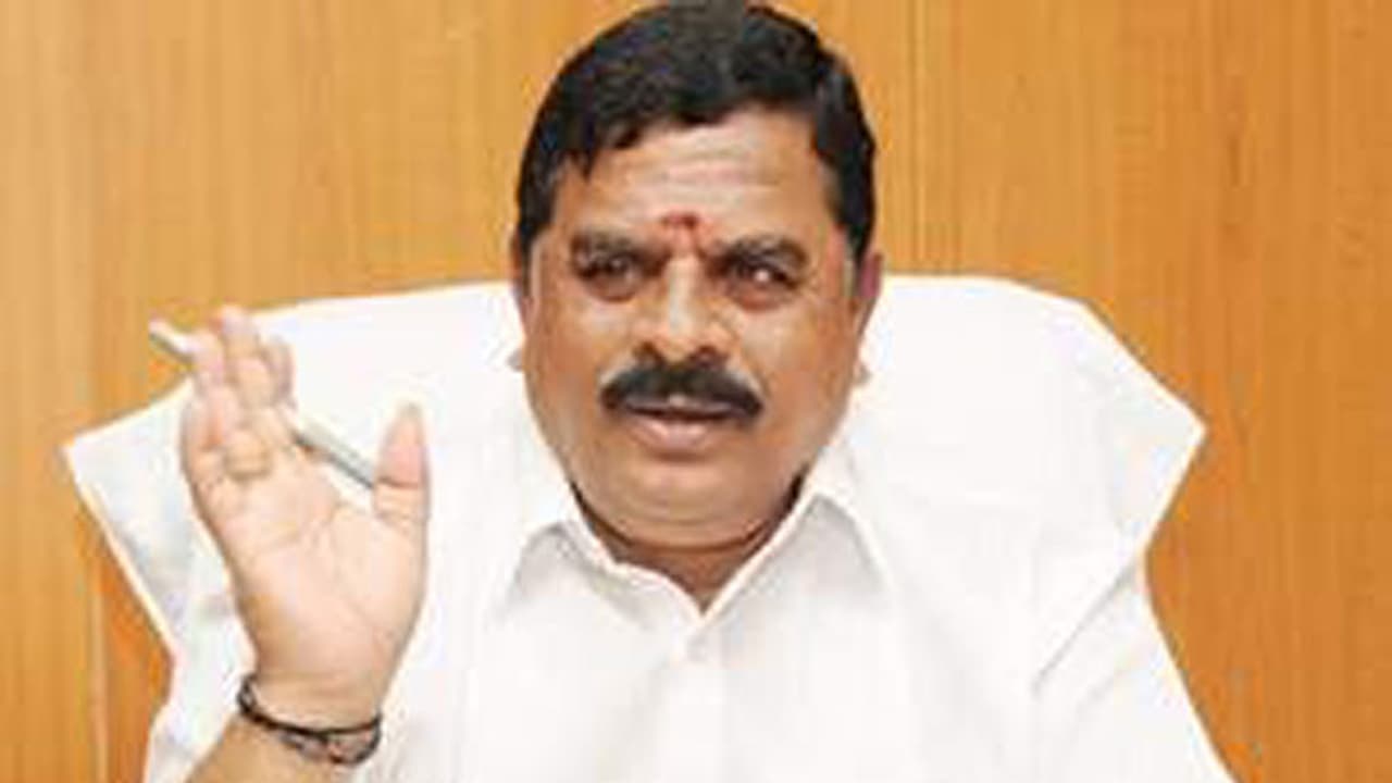 జిహెచ్ఎంసీ ఎన్నికలు: స్వామి గౌడ్ తో బండి సంజయ్, లక్ష్మణ్ భేటీ జిహెచ్ఎంసీ ఎన్నికలు: స్వామి గౌడ్ తో బండి సంజయ్, లక్ష్మణ్ భేటీ