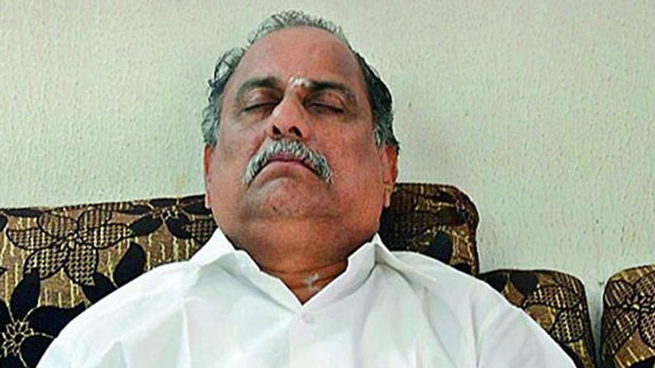 Andhra police again detains Kapu leader Mudragada Andhra police again detains Kapu leader Mudragada