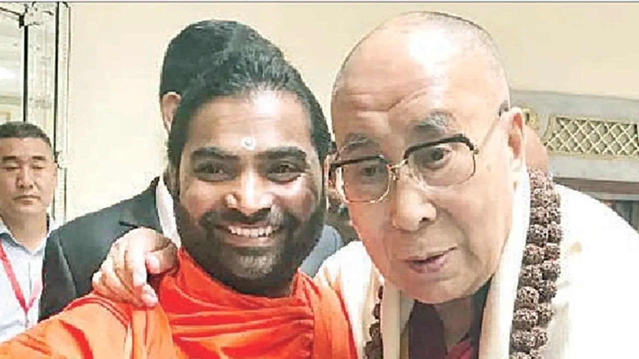 'ನಾವು ಭಾರತದ ನಂಬಿಗಸ್ಥ ಚೇಲಾಗಳು' 'ನಾವು ಭಾರತದ ನಂಬಿಗಸ್ಥ ಚೇಲಾಗಳು'