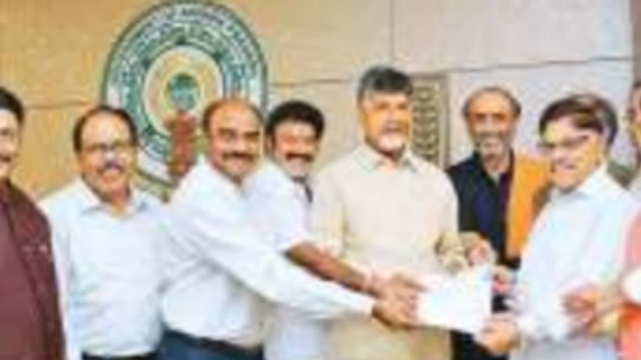 సినీ పరిశ్రమకు హైదరాబాద్ వదిలే ఉద్దేశ్యముందా ?