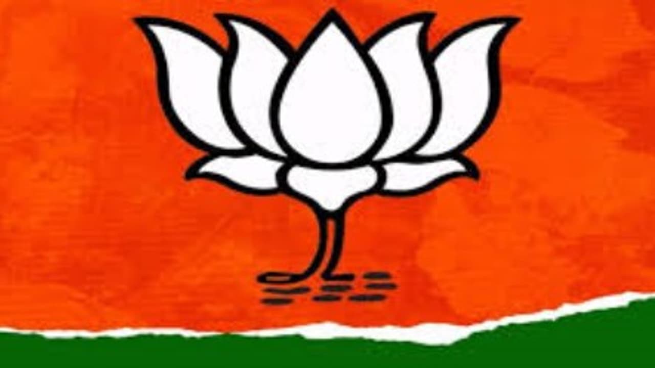 ಬಿಜೆಪಿಗೆ ಮತ್ತೊಂದು ಶಾಕ್ : ಶೀಘ್ರವೇ ಇಬ್ಬರು ಹಿರಿಯ ನಾಯಕರು ಗುಡ್ ಬೈ? ಬಿಜೆಪಿಗೆ ಮತ್ತೊಂದು ಶಾಕ್ : ಶೀಘ್ರವೇ ಇಬ್ಬರು ಹಿರಿಯ ನಾಯಕರು ಗುಡ್ ಬೈ?