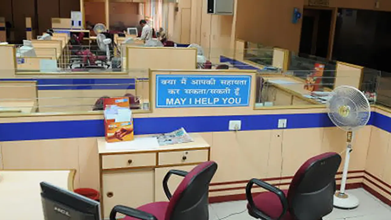 Nationalised banks imposing Hindi in Karnataka to face heat from KRV Nationalised banks imposing Hindi in Karnataka to face heat from KRV