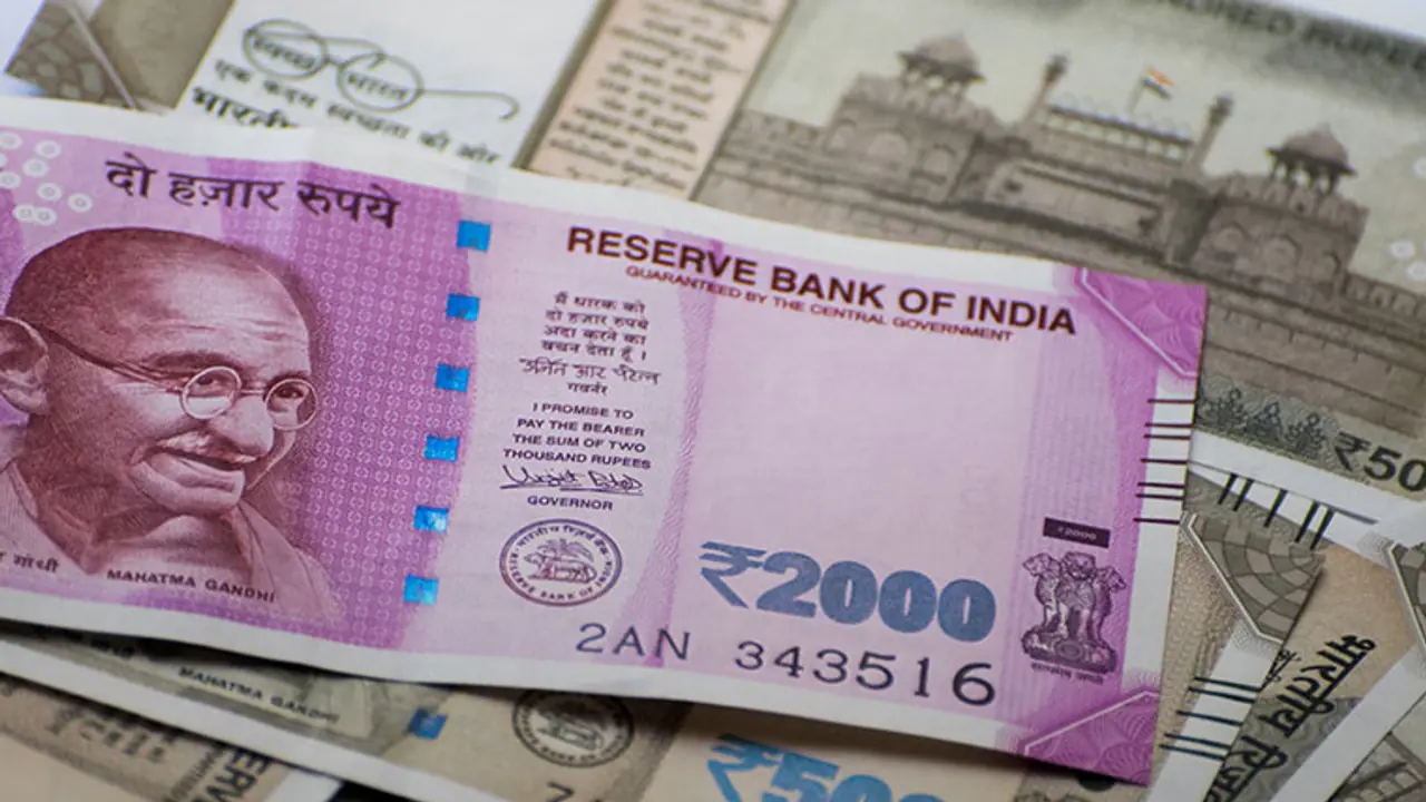 Fake note printers can copy 11 out of 17 security features of new Rs 2000 notes