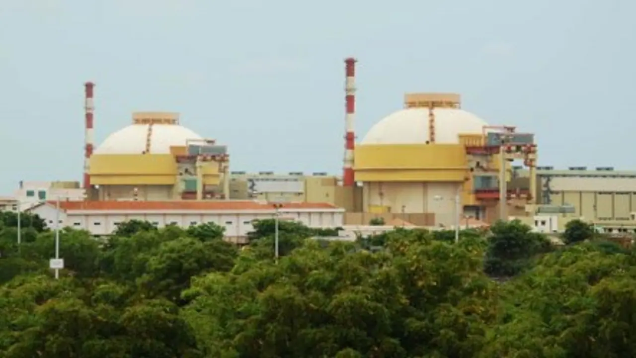 கூடங்குளம் அணுக்கழிவுகளை மறுசுழற்சி செய்யும் விவகாரம்... பிரதமர் மோடி பதிலால் அதிர்ந்து போன பொதுமக்கள்..! கூடங்குளம் அணுக்கழிவுகளை மறுசுழற்சி செய்யும் விவகாரம்... பிரதமர் மோடி பதிலால் அதிர்ந்து போன பொதுமக்கள்..!