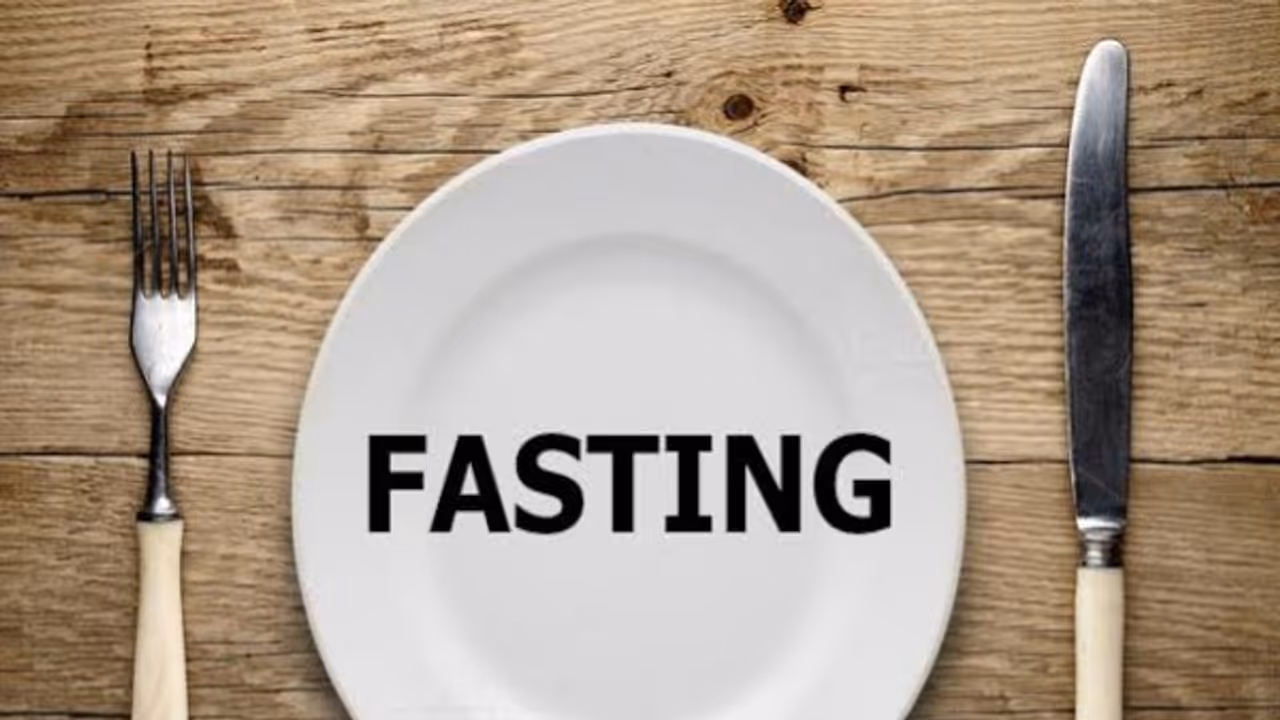 உங்களுக்குத் தெரியுமா? ஏகாதசி நாளில் விரதம் இருந்தால் உடலுக்கு ரொம்ப நல்லது. உங்களுக்குத் தெரியுமா? ஏகாதசி நாளில் விரதம் இருந்தால் உடலுக்கு ரொம்ப நல்லது.