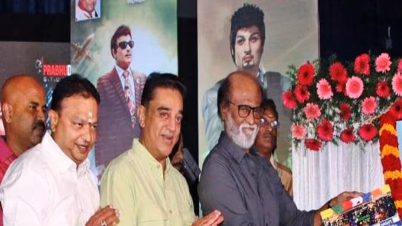 கமல் ரஜினியை கண்டு ஷாக்கான தமிழக அமைச்சர்கள்: எம்.ஜி.ஆர். விழாவில் எக்கச்சக்க டென்ஷன்... கமல் ரஜினியை கண்டு ஷாக்கான தமிழக அமைச்சர்கள்: எம்.ஜி.ஆர். விழாவில் எக்கச்சக்க டென்ஷன்...