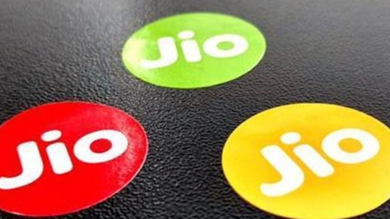 வாடிக்கையாளர்களை வடிகட்டுகிறது ஜியோ ..! இணைப்பு எந்நேரத்திலும் துண்டிக்கப்படலாம்... வாடிக்கையாளர்களை வடிகட்டுகிறது ஜியோ ..! இணைப்பு எந்நேரத்திலும் துண்டிக்கப்படலாம்...