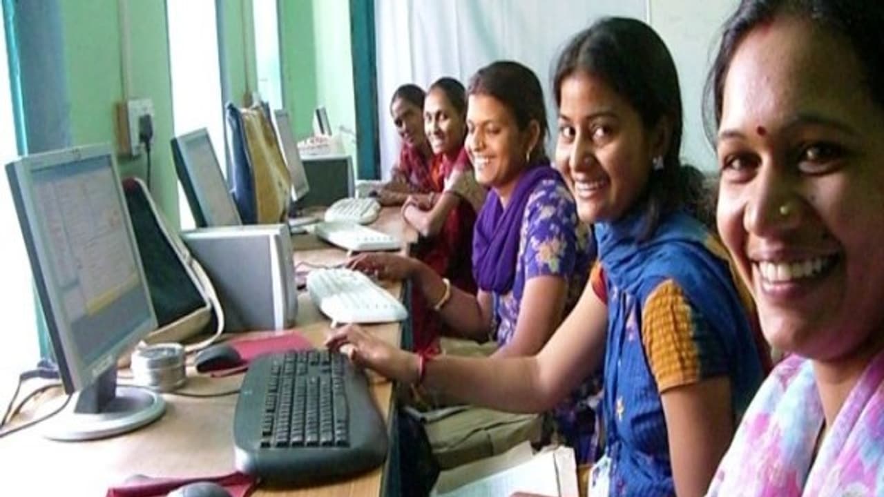 பெண் பணியாளர்களின் எண்ணிக்கை 37 சதவீதம் அதிகரிப்பு! பெண் பணியாளர்களின் எண்ணிக்கை 37 சதவீதம் அதிகரிப்பு!
