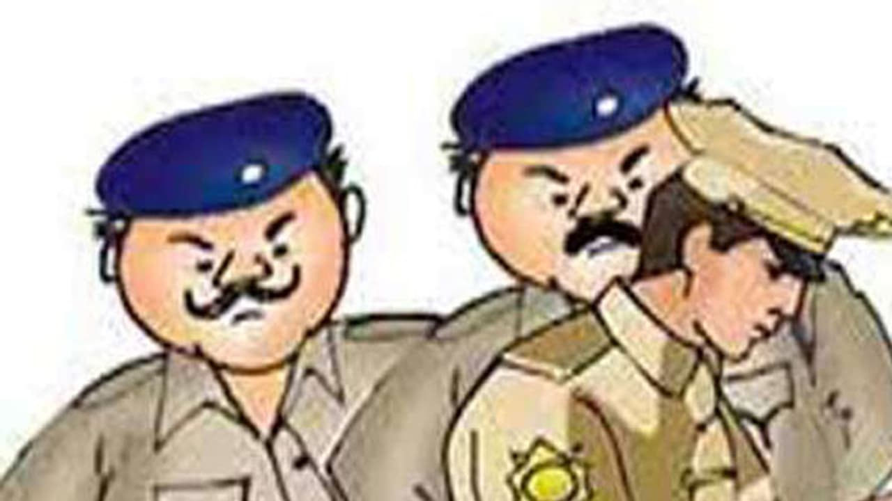 కానిస్టేబుల్ మరో కానిస్టేబుల్ భార్యపై కన్నేసి.... కానిస్టేబుల్ మరో కానిస్టేబుల్ భార్యపై కన్నేసి....