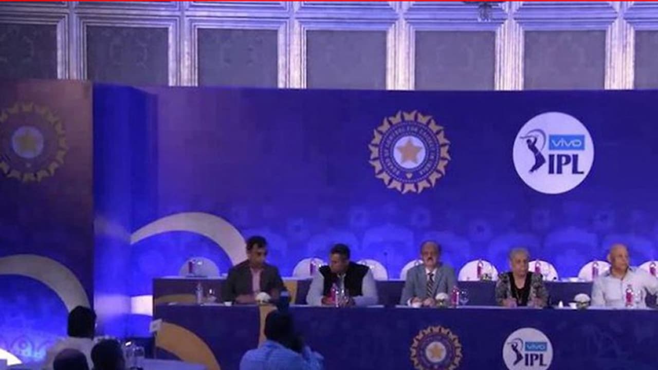 #IPL ಆಟಗಾರರ ಹರಾಜು: ಈ ಟ್ವೀಟ್'ಗಳನ್ನು ಓದಿದರೆ ಹೊಟ್ಟೆ ಹಿಡಿದುಕೊಂಡು ನಗೋದು ಗ್ಯಾರಂಟಿ