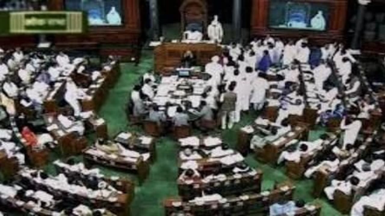 நாடாளுமன்ற மழைக்காலக் கூட்டத் தொடர் நாளை தொடக்கம்...!!! வரிந்து கட்டும் 18 எதிர்க்கட்சிகள்... நாடாளுமன்ற மழைக்காலக் கூட்டத் தொடர் நாளை தொடக்கம்...!!! வரிந்து கட்டும் 18 எதிர்க்கட்சிகள்...