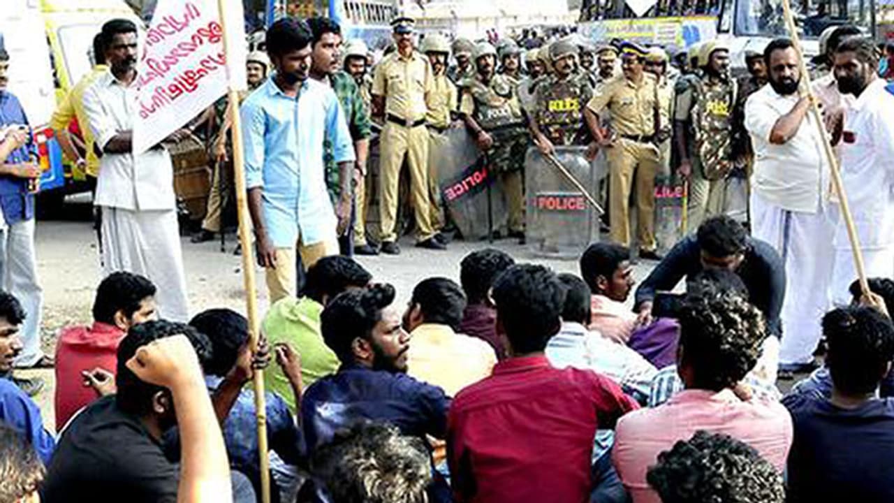 ലക്ഷ്മി നായരുടെ രാജി ആവശ്യത്തില്‍ നിന്ന് എസ്.എഫ്.ഐ പിന്നോട്ട്