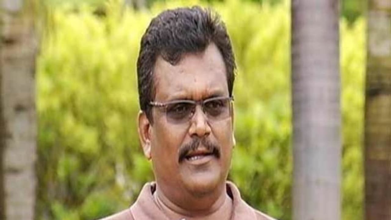 பொள்ளாச்சி ஜெயராமனை துணை சபாநாயகராக நியமித்ததே தவறு! அவருக்கு திறமை போதாது என்கிறார் தங்கதமிழ்செல்வன்... பொள்ளாச்சி ஜெயராமனை துணை சபாநாயகராக நியமித்ததே தவறு! அவருக்கு திறமை போதாது என்கிறார் தங்கதமிழ்செல்வன்...