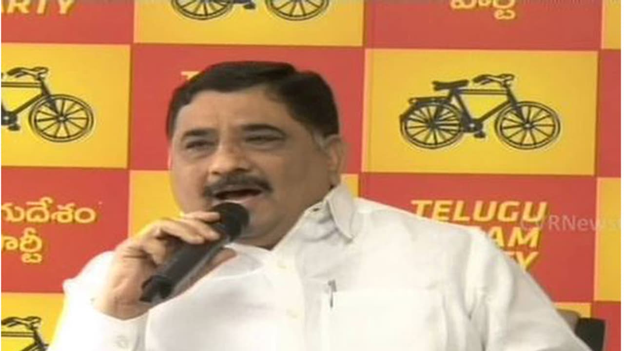 క్వారీ కోసమే సామాన్యులపై కేసులు...: వైసిపి ఎమ్మెల్యేపై కాల్వ శ్రీనివాసులు ఆరోపణ క్వారీ కోసమే సామాన్యులపై కేసులు...: వైసిపి ఎమ్మెల్యేపై కాల్వ శ్రీనివాసులు ఆరోపణ