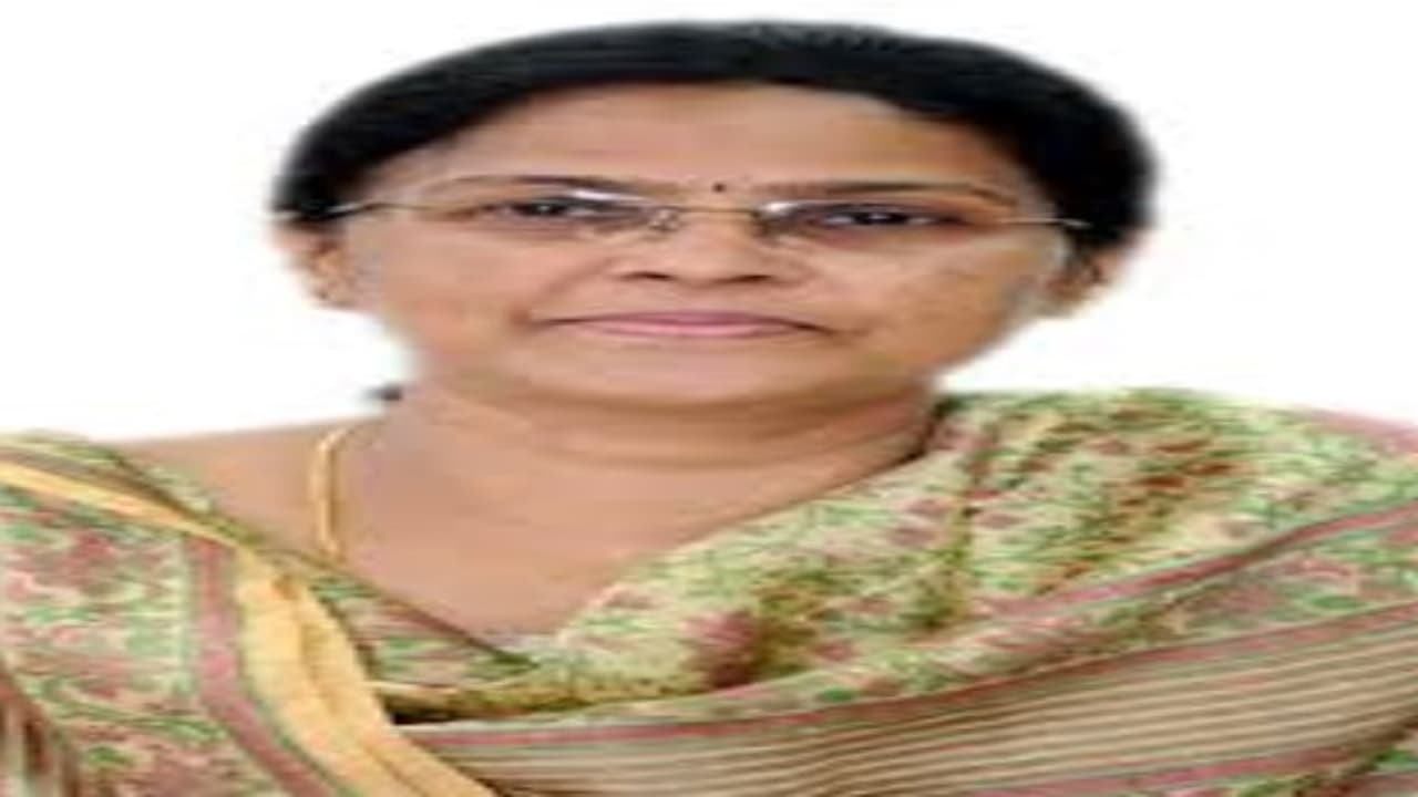 ஆசிரியரின் கடமை என்ன தெரியுமா? ஆட்சியர் சொல்கிறார் கேளுங்க… ஆசிரியரின் கடமை என்ன தெரியுமா? ஆட்சியர் சொல்கிறார் கேளுங்க…