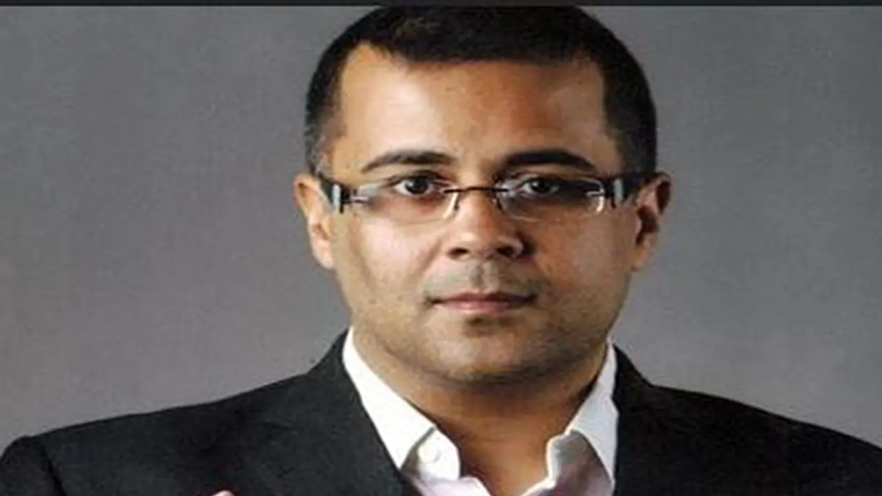 ಚೇತನ್ ಭಗತ್, ಸುಹೇಲ್ ಸೇಠ್ ‘ಮಾನ ಹರಾಜು’ ಹಾಕಿದ ಇರಾ ತ್ರಿವೇದಿ ಚೇತನ್ ಭಗತ್, ಸುಹೇಲ್ ಸೇಠ್ ‘ಮಾನ ಹರಾಜು’ ಹಾಕಿದ ಇರಾ ತ್ರಿವೇದಿ