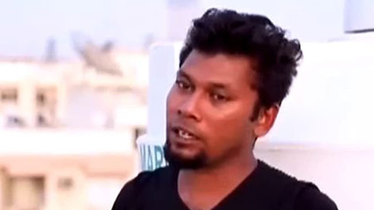 പ്രവാസികള്ക്കറിയുമോ, വിശാഖിന്റെ ചുട്ടുപൊള്ളുന്ന ജീവിതം? പ്രവാസികള്ക്കറിയുമോ, വിശാഖിന്റെ ചുട്ടുപൊള്ളുന്ന ജീവിതം?