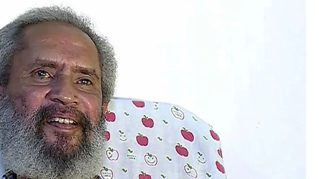 Kottayam MG University students pay heartfelt homage to their favourite teacher VC Harris Kottayam MG University students pay heartfelt homage to their favourite teacher VC Harris