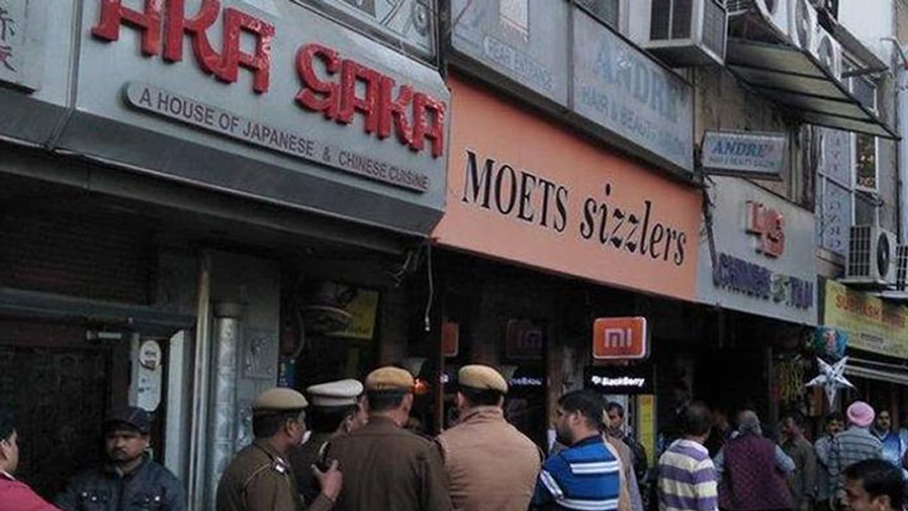 അനധികൃത നിര്മ്മാണം; ദില്ലിയില് കെട്ടിടങ്ങള് ഒഴിപ്പിച്ച് തുടങ്ങി അനധികൃത നിര്മ്മാണം; ദില്ലിയില് കെട്ടിടങ്ങള് ഒഴിപ്പിച്ച് തുടങ്ങി