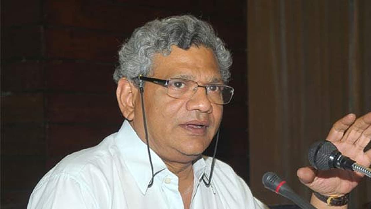 യെച്ചൂരി പങ്കെടുക്കുന്ന റാലിക്ക് അനുമതി നിഷേധിച്ചു; മമതയും ബിജെപിയും നാണയത്തിന്റെ ഇരുവശങ്ങളെന്ന് സിപിഎം യെച്ചൂരി പങ്കെടുക്കുന്ന റാലിക്ക് അനുമതി നിഷേധിച്ചു; മമതയും ബിജെപിയും നാണയത്തിന്റെ ഇരുവശങ്ങളെന്ന് സിപിഎം