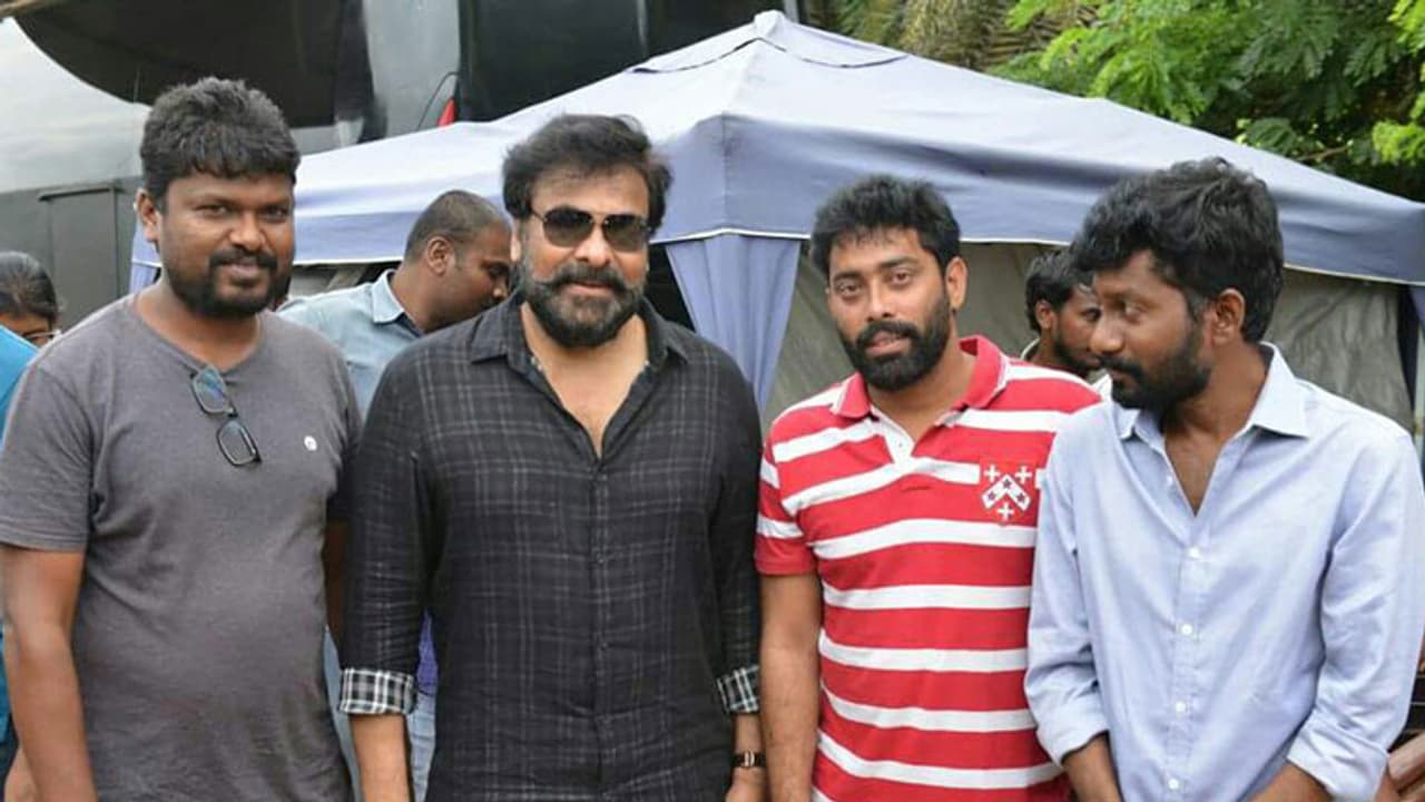 పవన్ చేతుల మీదుగా ‘రంగస్థలం’ ఫస్ట్ లుక్? పవన్ చేతుల మీదుగా ‘రంగస్థలం’ ఫస్ట్ లుక్?