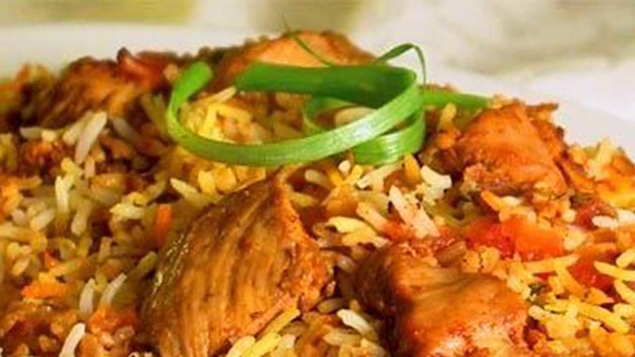 బిర్యానీలో లెగ్ ఫీస్ లేదని దంపతుల చేతివేళ్లు నరికిన దుండగులు బిర్యానీలో లెగ్ ఫీస్ లేదని దంపతుల చేతివేళ్లు నరికిన దుండగులు