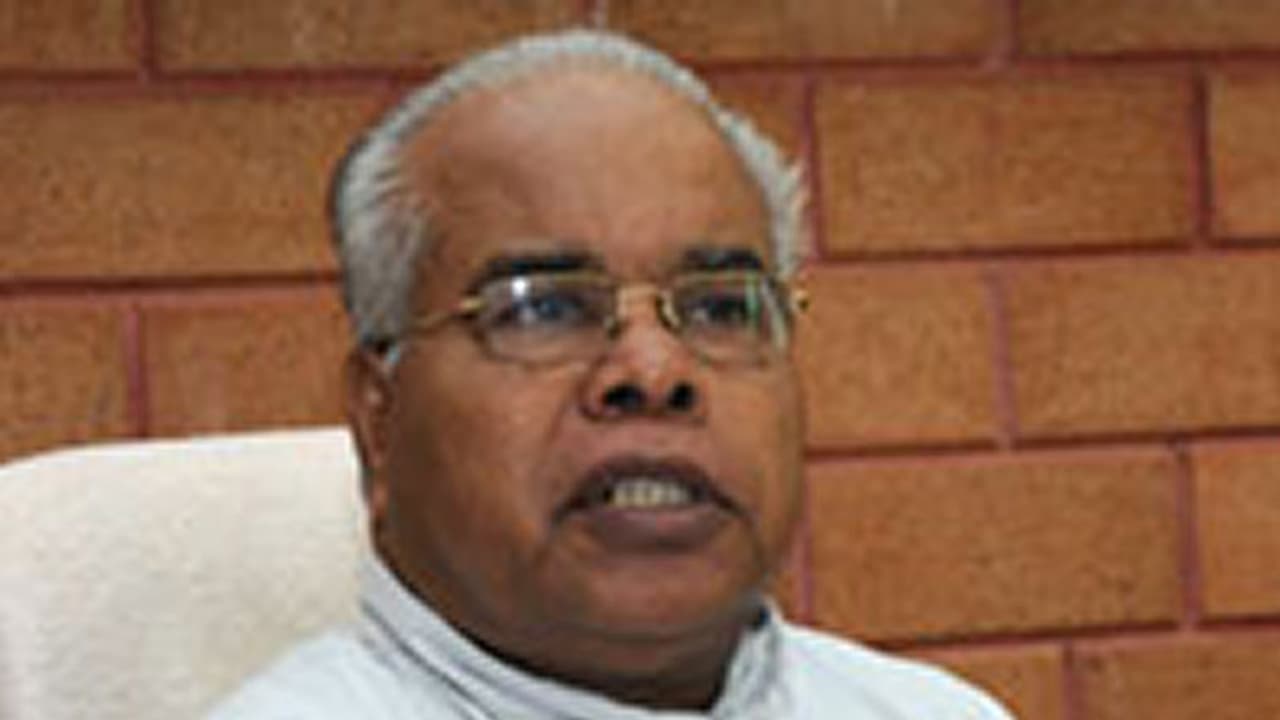 തോമസ് പീലിയാനിക്കലിനെ പൗരോഹിത്യ ചുമതലകളിൽ നിന്ന് നീക്കി