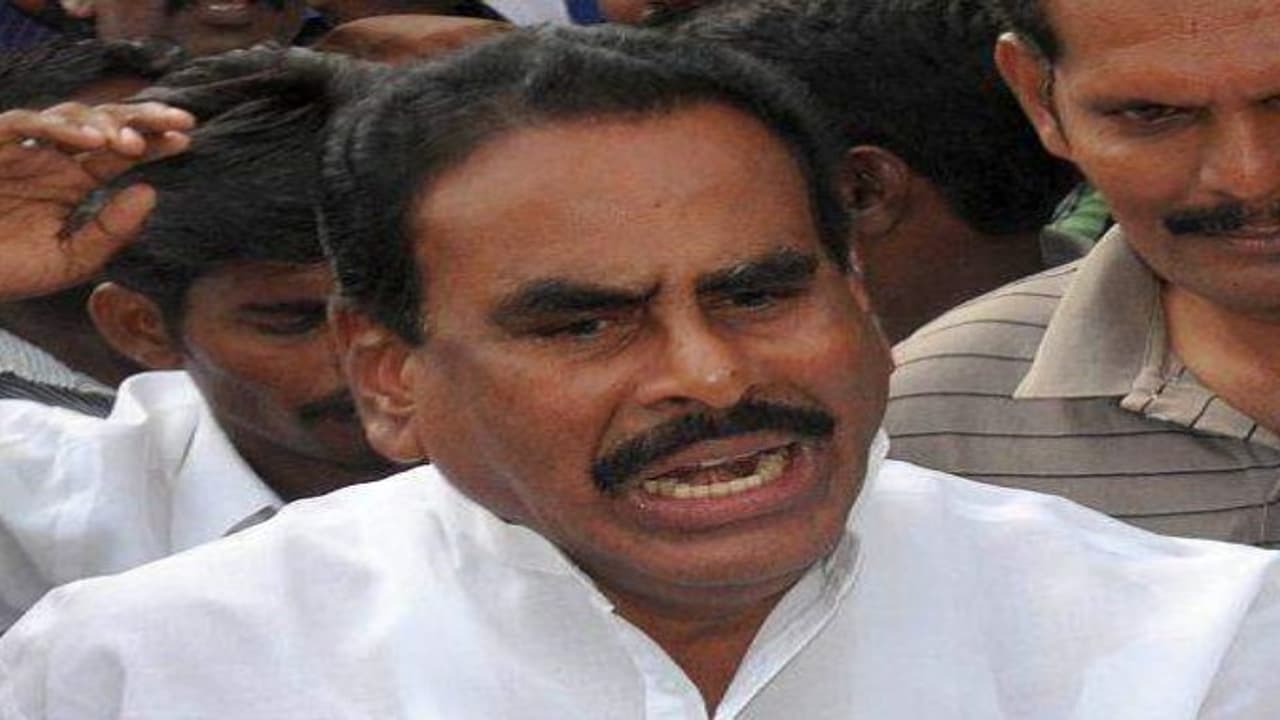 "பதவிக்கு வராமலேயே அதிமுகவை பாதுகாப்பேன்" நடராஜன் பேச்சு.. "பதவிக்கு வராமலேயே அதிமுகவை பாதுகாப்பேன்" நடராஜன் பேச்சு..