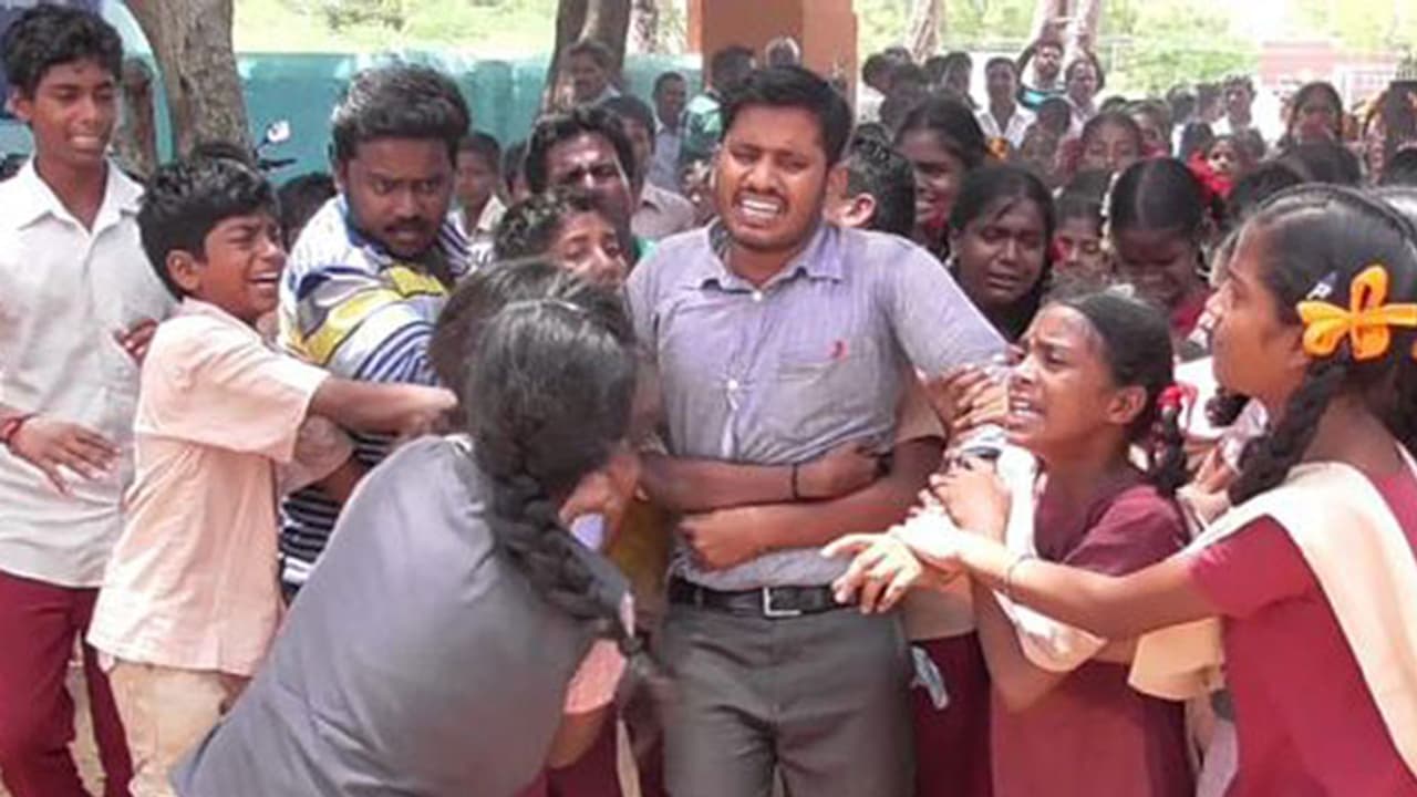 കുരുന്നുകളുടെ കണ്ണീര് ഫലിച്ചില്ല; ഭഗവാന് സ്കൂള് മാറേണ്ടിവരും കുരുന്നുകളുടെ കണ്ണീര് ഫലിച്ചില്ല; ഭഗവാന് സ്കൂള് മാറേണ്ടിവരും